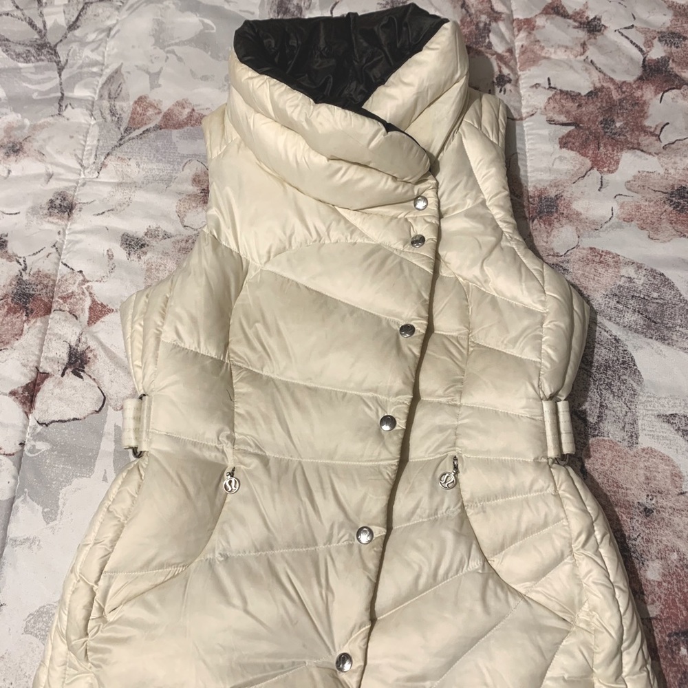 Lululemon Get Down Reversible Vest